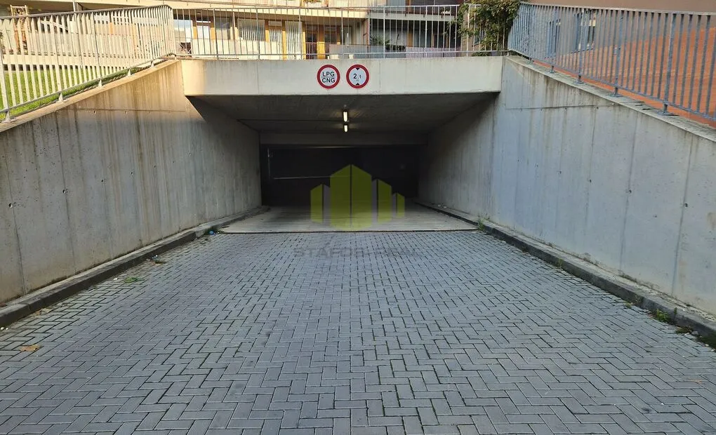Pronájem garážového stání 20,5m2, Wittgensteinova, Olomouc