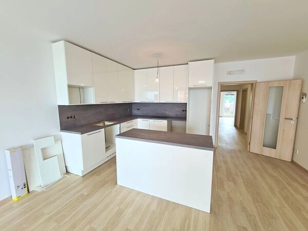 Fotografie nemovitosti - Pronájem novostavby bytu 3+kk 88m2 + lodžie 13,72m2 + balkon 3m2 v novostavbě, Šantova, Olomouc