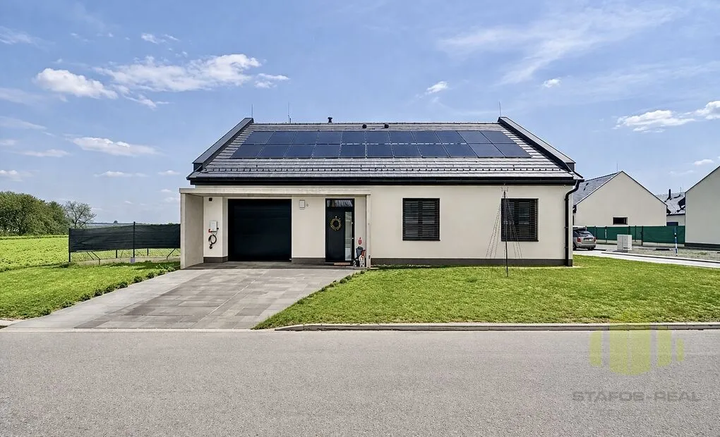 Prodej nízkoenergetického bungalovu 4+kk s garáží, pozemek 455m2, Ústín