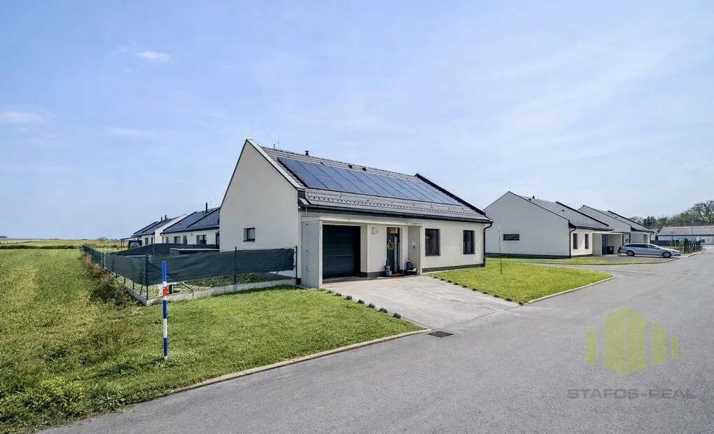 Prodej nízkoenergetického bungalovu 4+kk s garáží, pozemek 455m2, Ústín