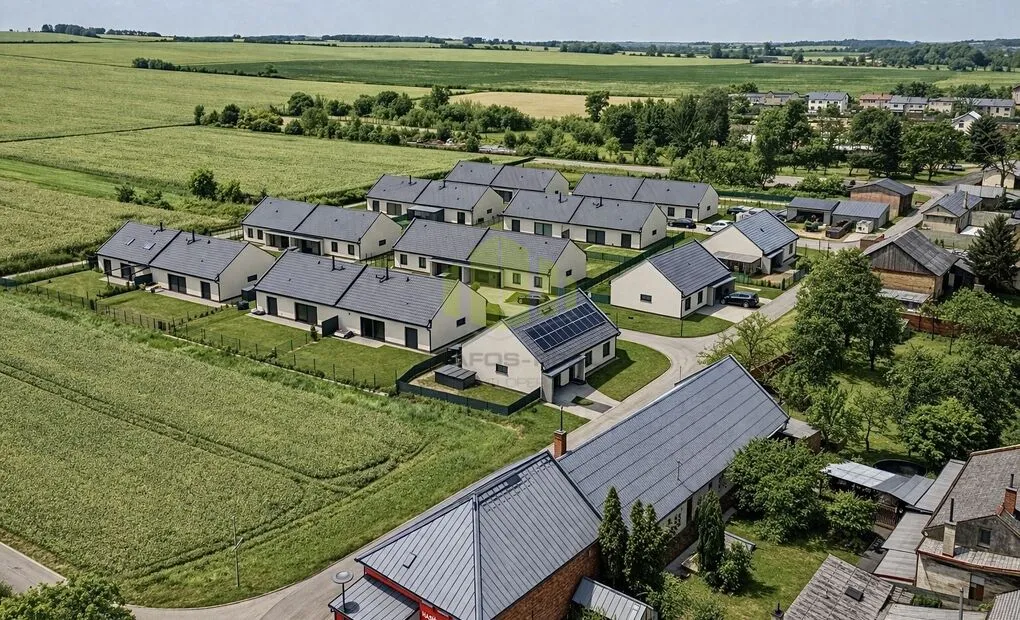 Prodej nízkoenergetického bungalovu 4+kk s garáží, pozemek 455m2, Ústín
