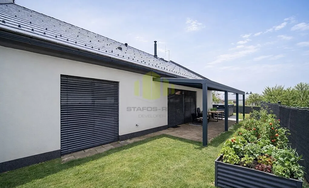 Prodej nízkoenergetického bungalovu 4+kk s garáží, pozemek 455m2, Ústín