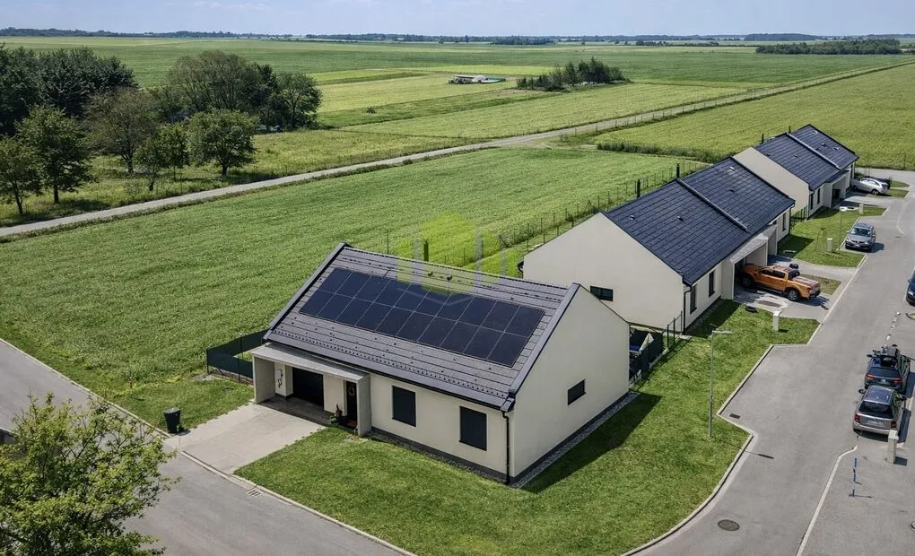 Prodej nízkoenergetického bungalovu 4+kk s garáží, pozemek 455m2, Ústín