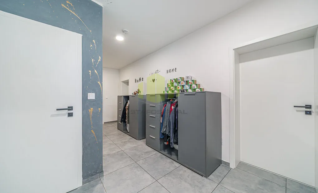 Prodej nízkoenergetického bungalovu 4+kk s garáží, pozemek 455m2, Ústín