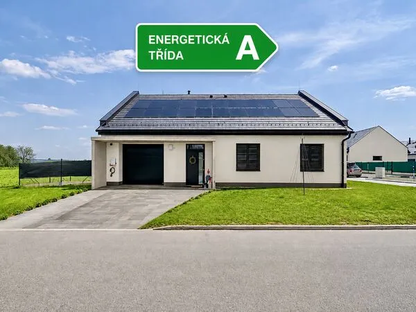 Fotografie nemovitosti - Prodej nízkoenergetického bungalovu 4+kk s garáží, pozemek 455m2, Ústín