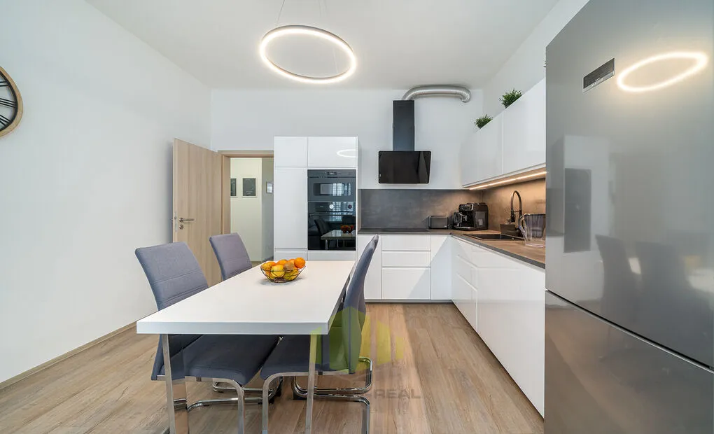 Prodej moderní novostavby bytu 3+kk 89,1m2 s lodžiemi 8,2 + 10,3m2, Eduarda Hamburgera, Olomouc