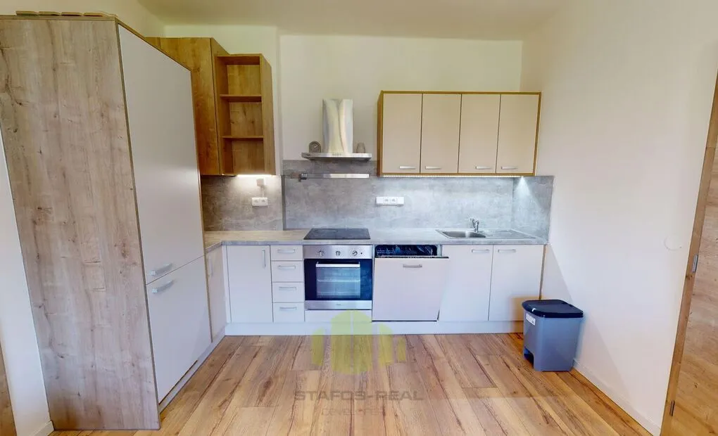 Pronájem cihlového zrekonstruovaného bytu 2+kk 48m2, Charkovská, Olomouc
