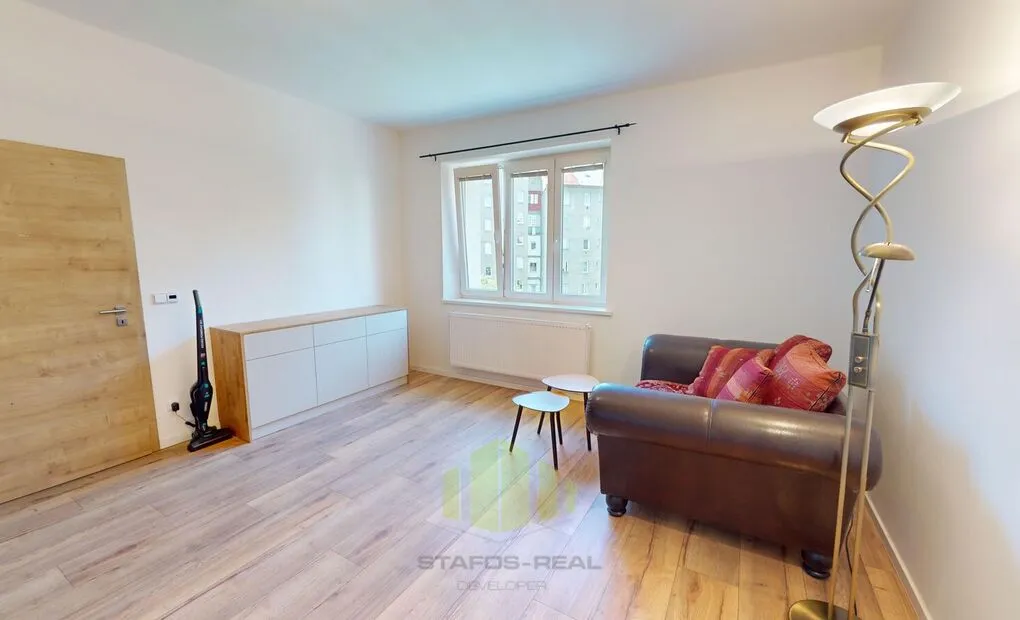 Pronájem cihlového zrekonstruovaného bytu 2+kk 48m2, Charkovská, Olomouc