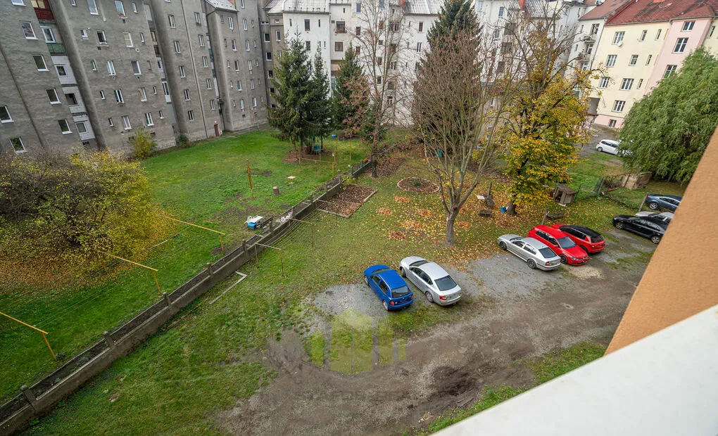 Pronájem cihlového zrekonstruovaného bytu 2+kk 48m2, Charkovská, Olomouc
