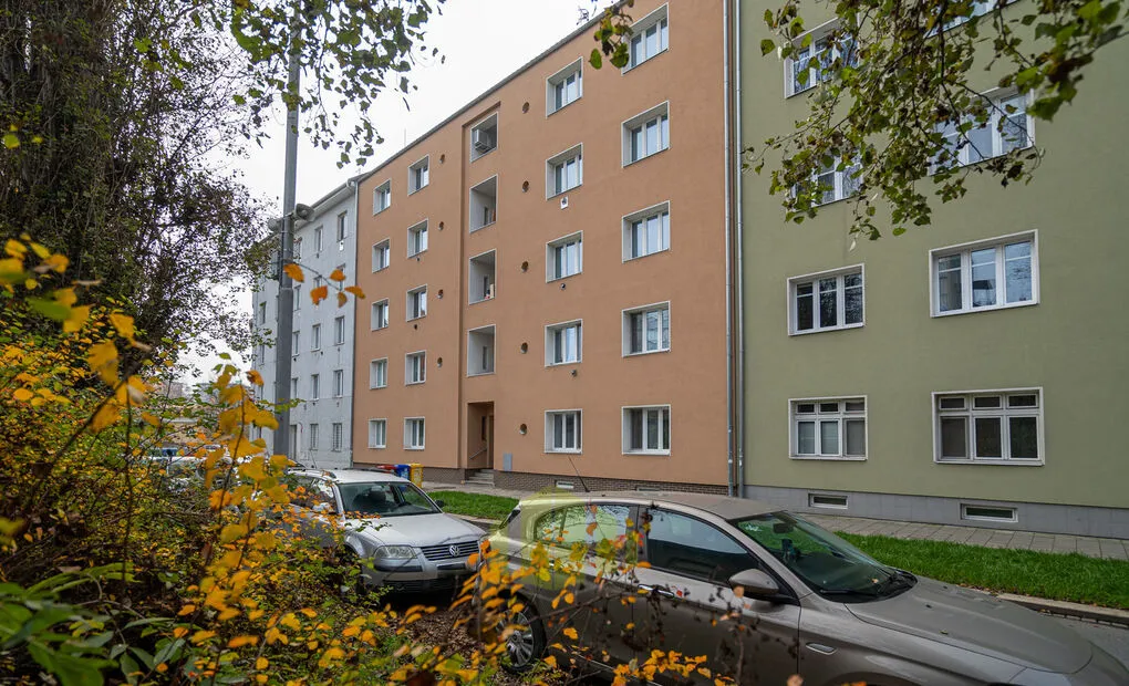 Pronájem cihlového zrekonstruovaného bytu 2+kk 48m2, Charkovská, Olomouc