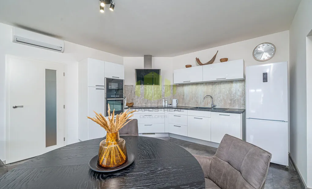 Pronájem moderního bytu 3+kk, 88m2 + 11,27m2 lodžie, Peškova, Olomouc - Povel