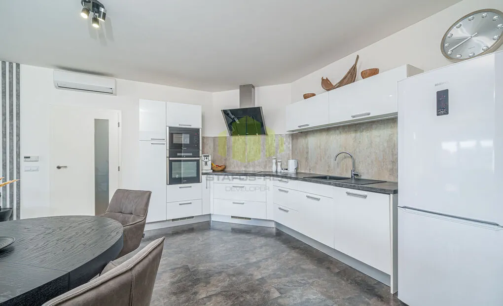 Pronájem moderního bytu 3+kk, 88m2 + 11,27m2 lodžie, Peškova, Olomouc - Povel