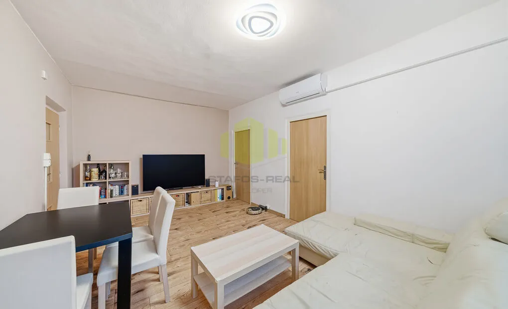 Prodej zrekonstruovaného panelového bytu 3+1, Kmochova, Olomouc