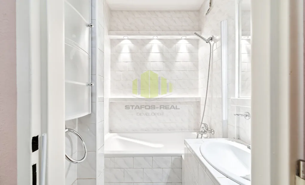 Prodej zrekonstruovaného panelového bytu 3+1, Kmochova, Olomouc