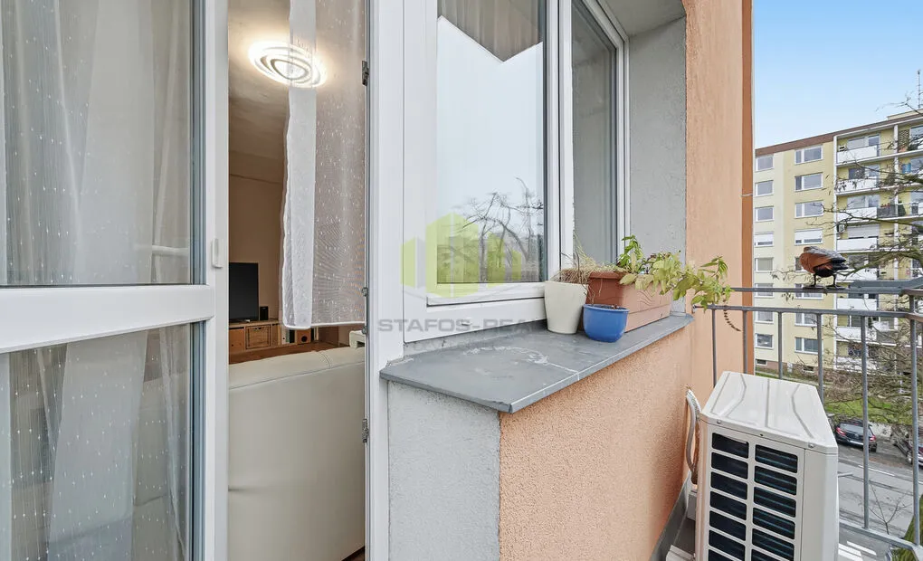 Prodej zrekonstruovaného panelového bytu 3+1, Kmochova, Olomouc