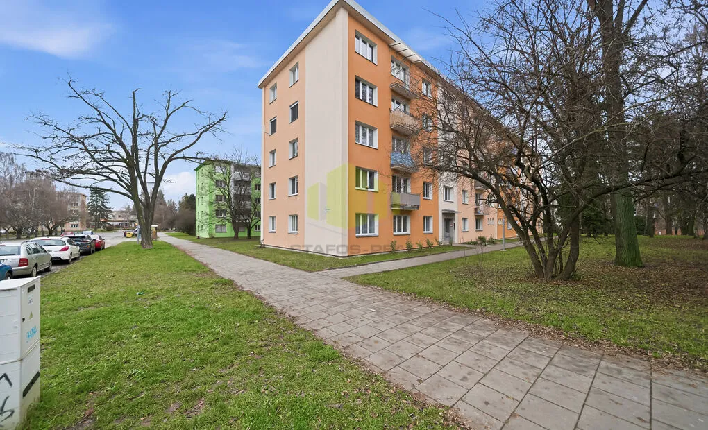 Prodej zrekonstruovaného panelového bytu 3+1, Kmochova, Olomouc
