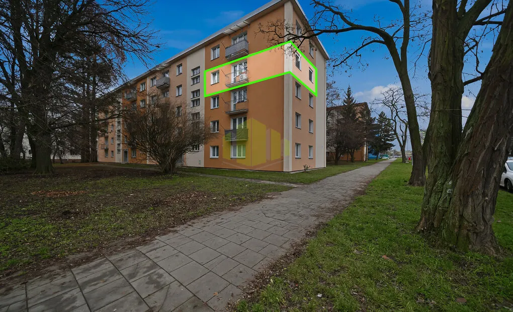Prodej zrekonstruovaného panelového bytu 3+1, Kmochova, Olomouc
