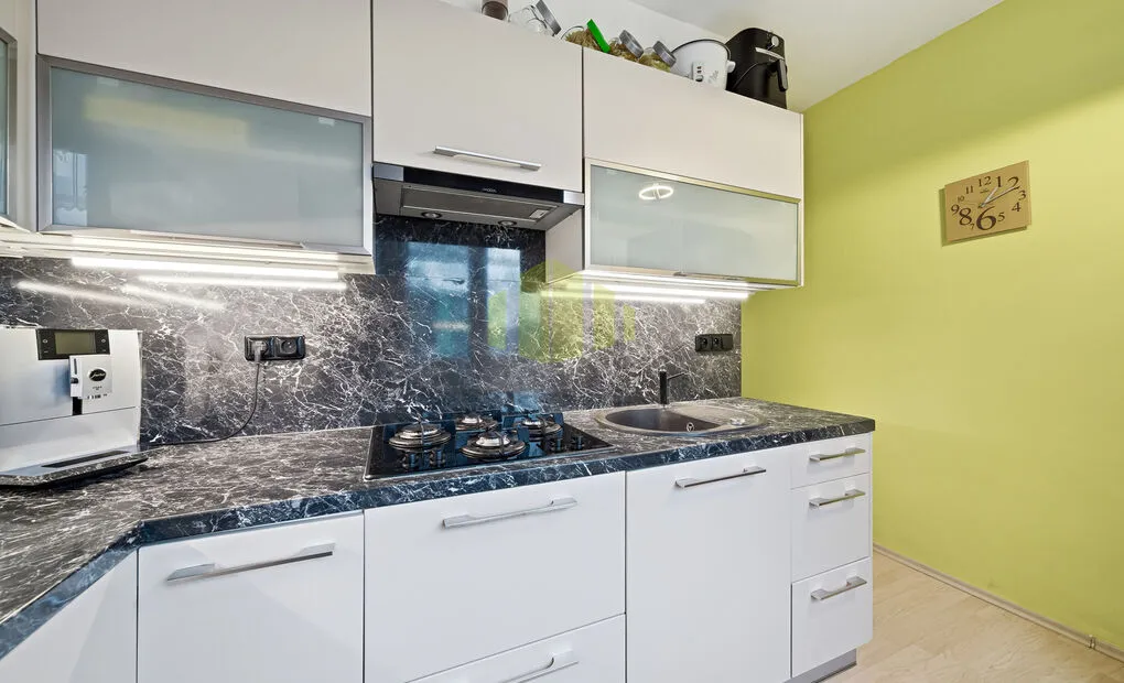 Prodej zrekonstruovaného panelového bytu 3+1, Kmochova, Olomouc