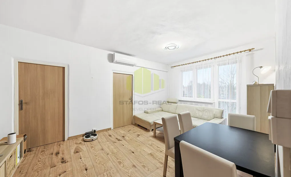 Prodej zrekonstruovaného panelového bytu 3+1, Kmochova, Olomouc