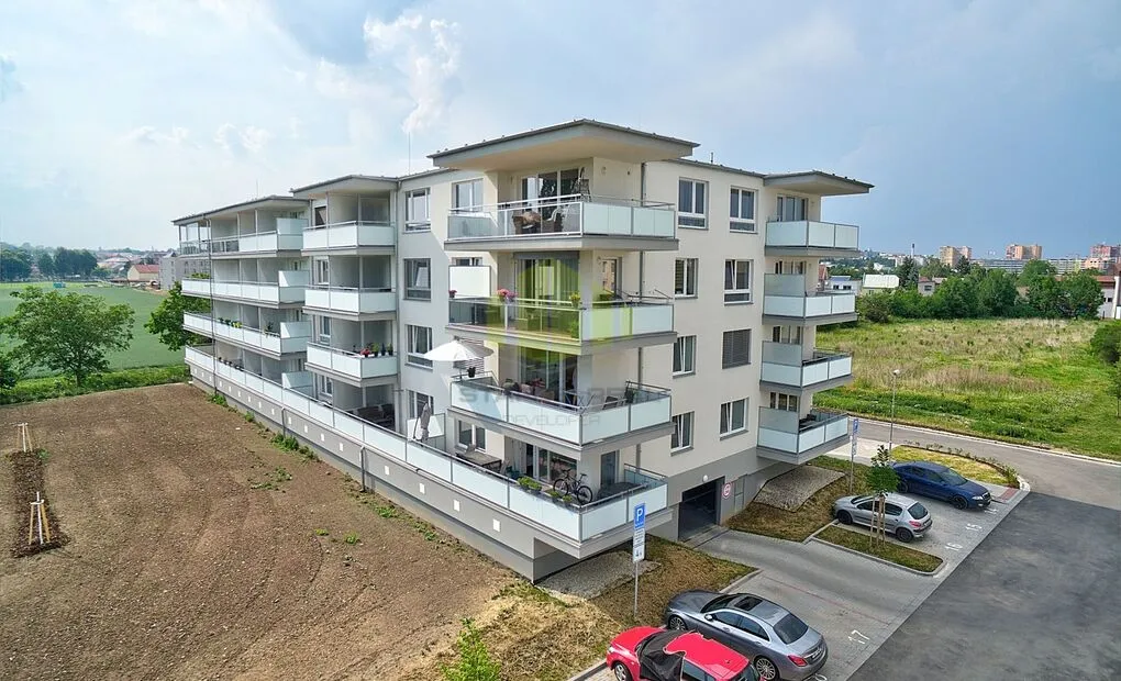 Prodej plně vybaveného apartmánu 2+kk, 55m2 + 17m2 lodžie, Topolová, Olomouc - Slavonín