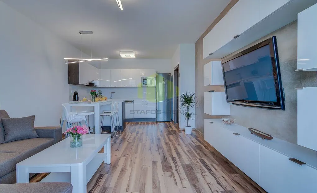 Prodej plně vybaveného apartmánu 2+kk, 55m2 + 17m2 lodžie, Topolová, Olomouc - Slavonín