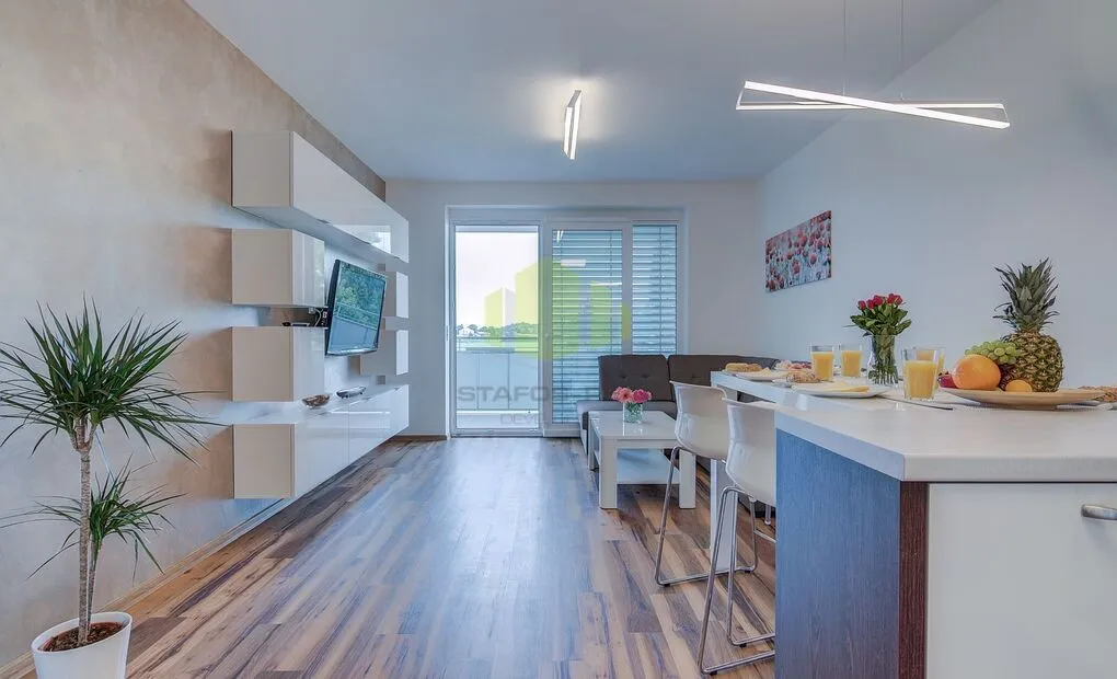 Prodej plně vybaveného apartmánu 2+kk, 55m2 + 17m2 lodžie, Topolová, Olomouc - Slavonín