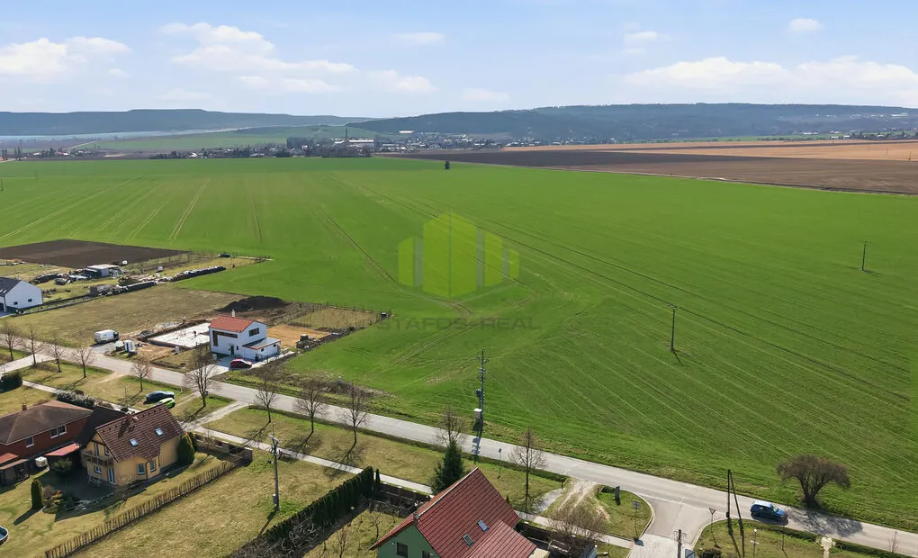 Prodej pozemku pro bydlení 989m2, Prostějovská - Náměšť na Hané