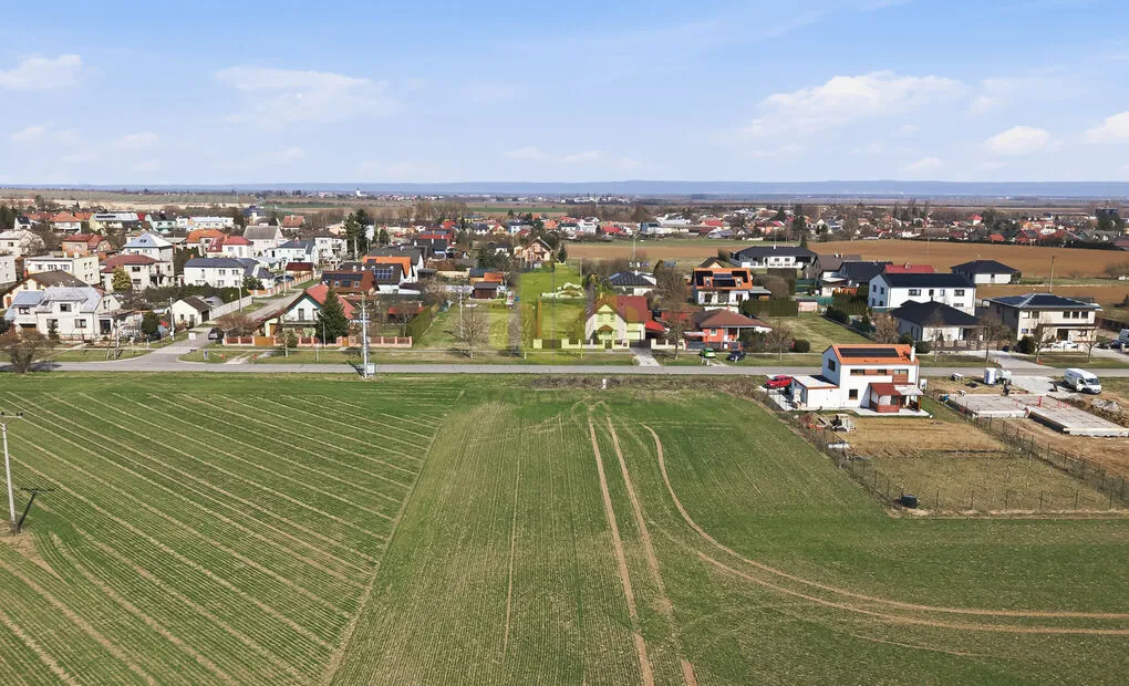 Prodej pozemku pro bydlení 989m2, Prostějovská - Náměšť na Hané