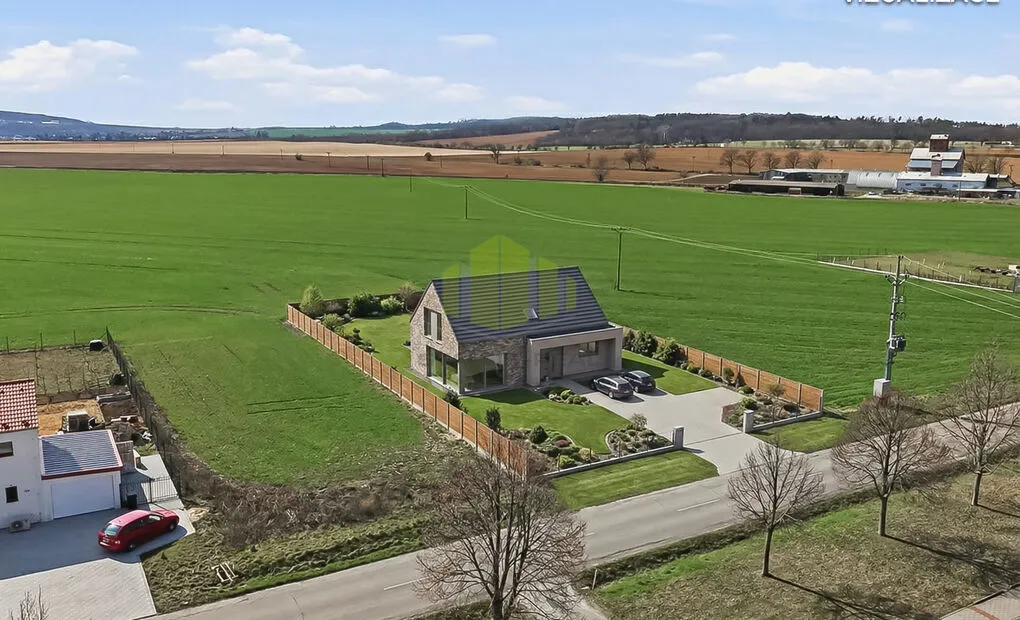 Prodej pozemku pro bydlení 989m2, Prostějovská - Náměšť na Hané