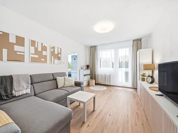 Fotografie nemovitosti - Moderní byt 3+1 po zdařilé rekonstrukci | 70,4 m&sup2; | zasklená lodžie | nízké náklady | Povel