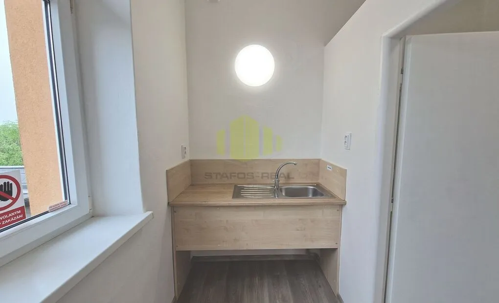 Pronájem kanceláře, 75m2 + 45,75m2 sklad, U Solných mlýnů - Olomouc