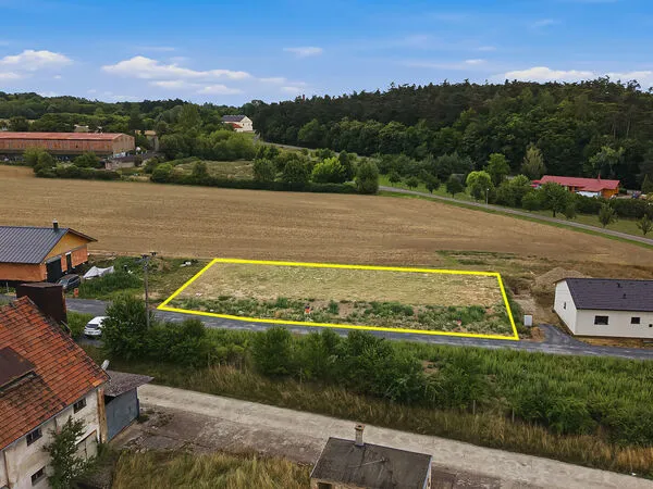 Fotografie nemovitosti - Stavební pozemek k bydlení 732m2, Grygov