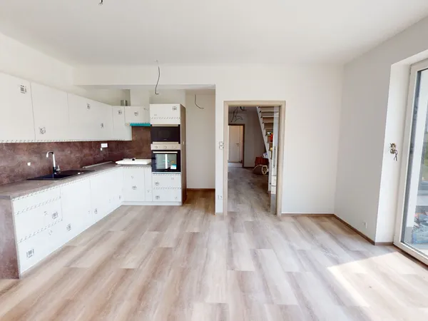 Fotografie nemovitosti - Pronájem novostavby RD 5+kk 138m2, pozemek 535m2, obec Velký Týnec - Vsisko